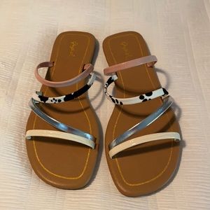 Blush pink printed sandals